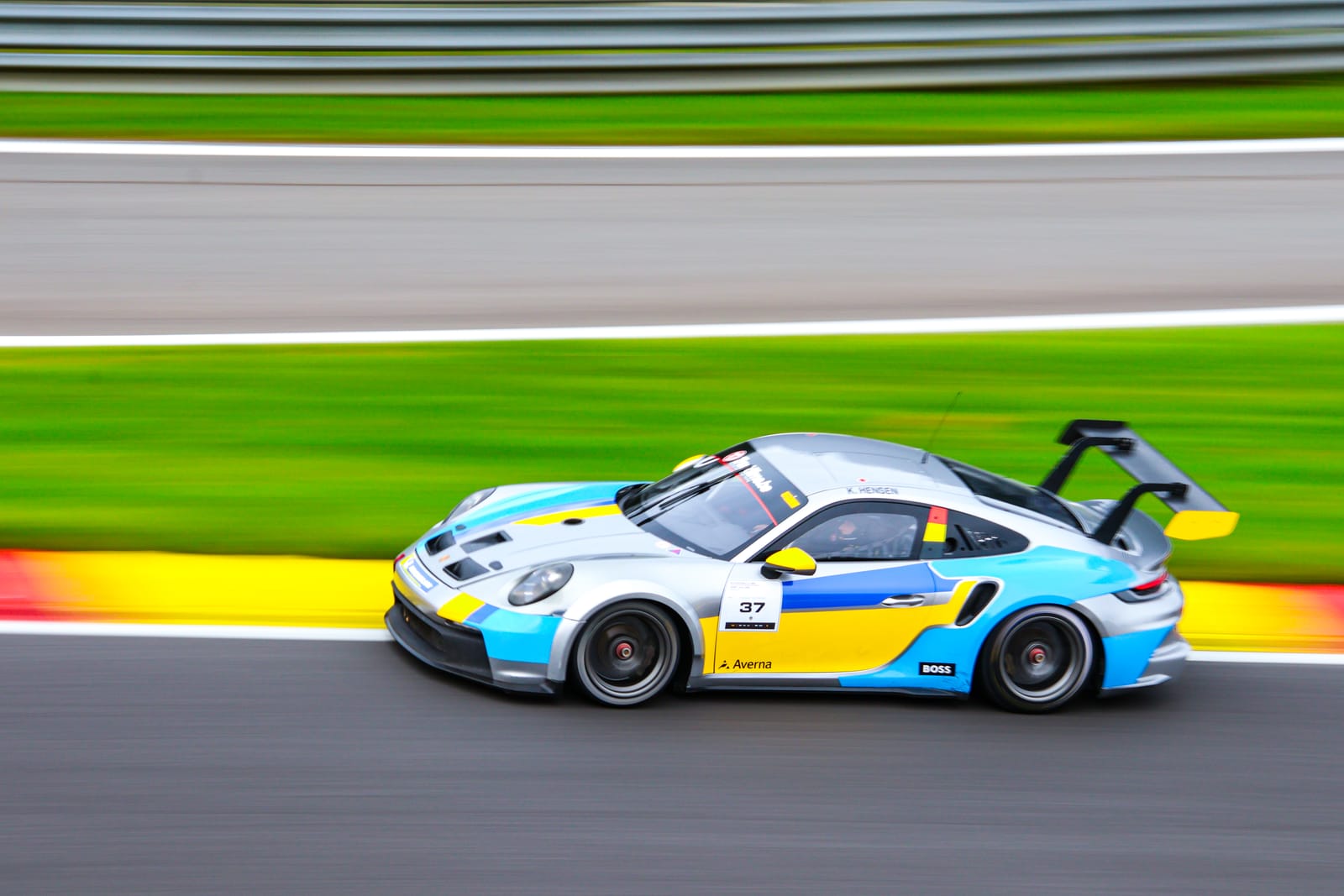 Porsche 992 GT3 Cup race auto huren op Circuit Spa-Francorchamps