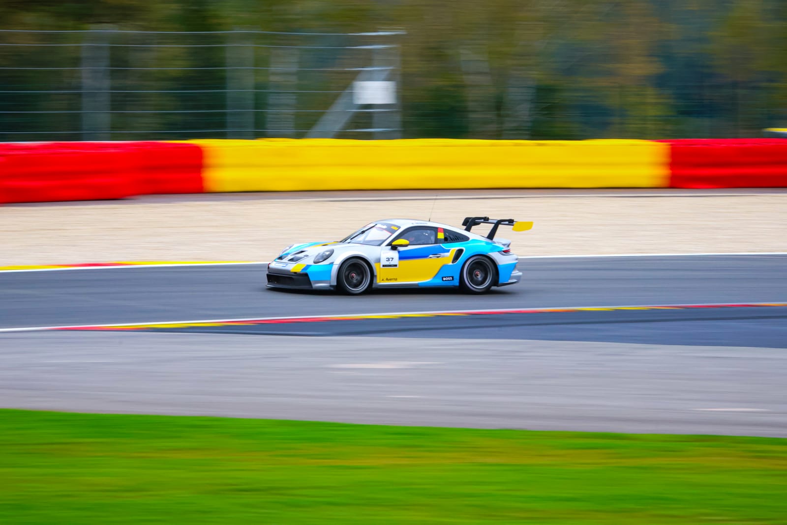 Conduire Soi-Même une Porsche de Course sur Circuit